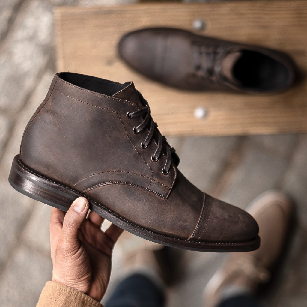 Thursday Cadet Leather Men's Chukka Boots Coffee | AU75HAP