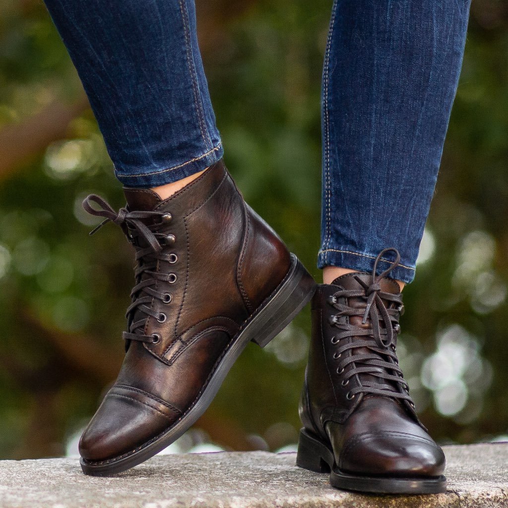 Thursday Captain Leather Rugged & Resilient Women's Lace Up Boots Coffee | AU179HAP