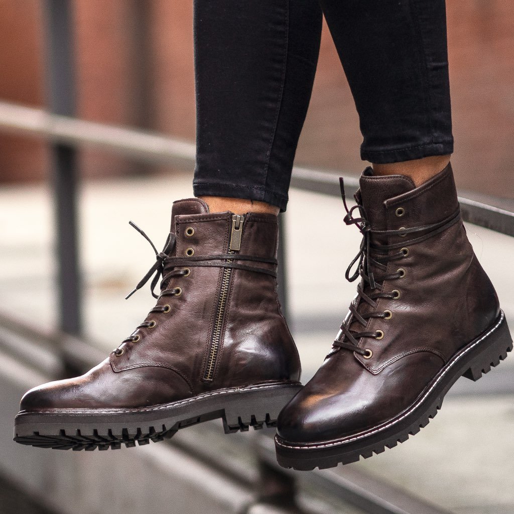 Thursday Combat Leather Women's Lace Up Boots Brown | AU177KOR