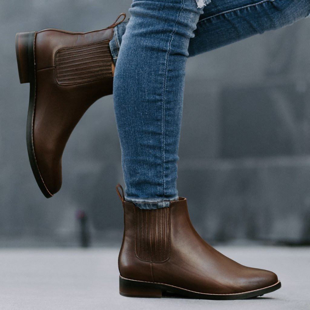 Thursday Dreamer Leather Women's Chelsea Boots Chocolate | AU22JPQ