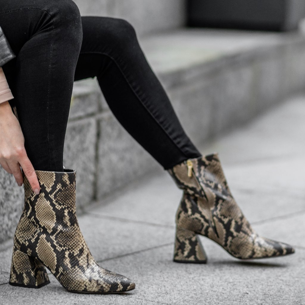 Thursday Heartbreaker Leather Women's Booties Snake | AU15BEX