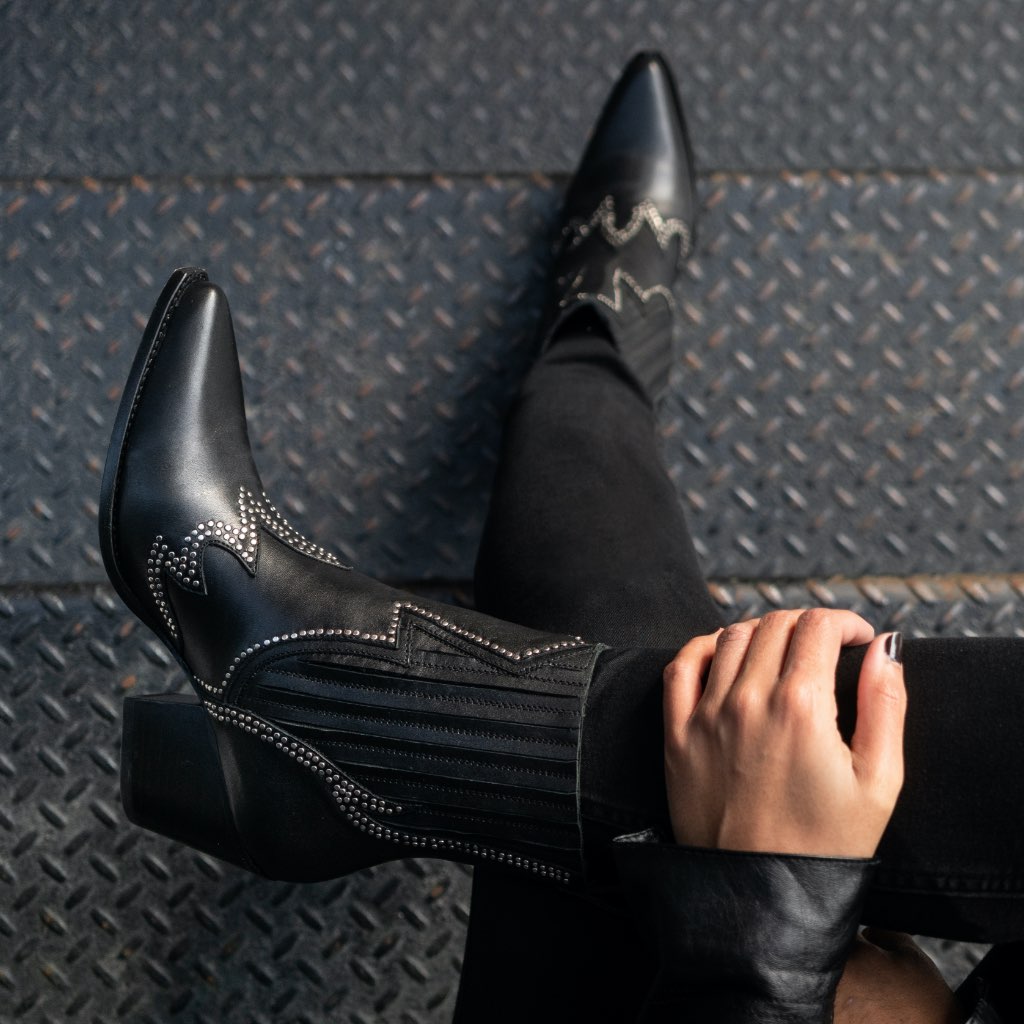 Thursday Icon Leather Women's Chelsea Boots Black | AU217RVD