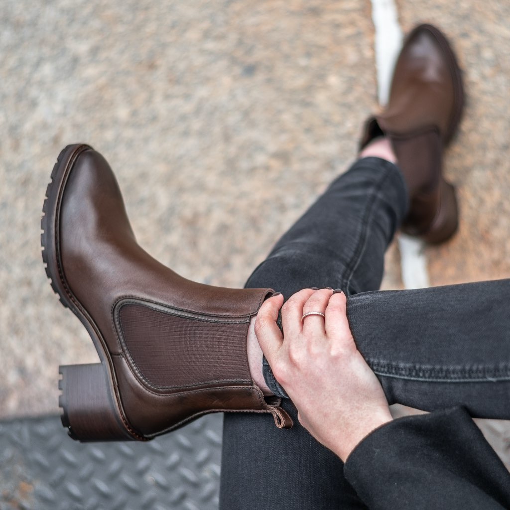 Thursday Knockout Leather Women's Chelsea Boots Coffee | AU215YXF