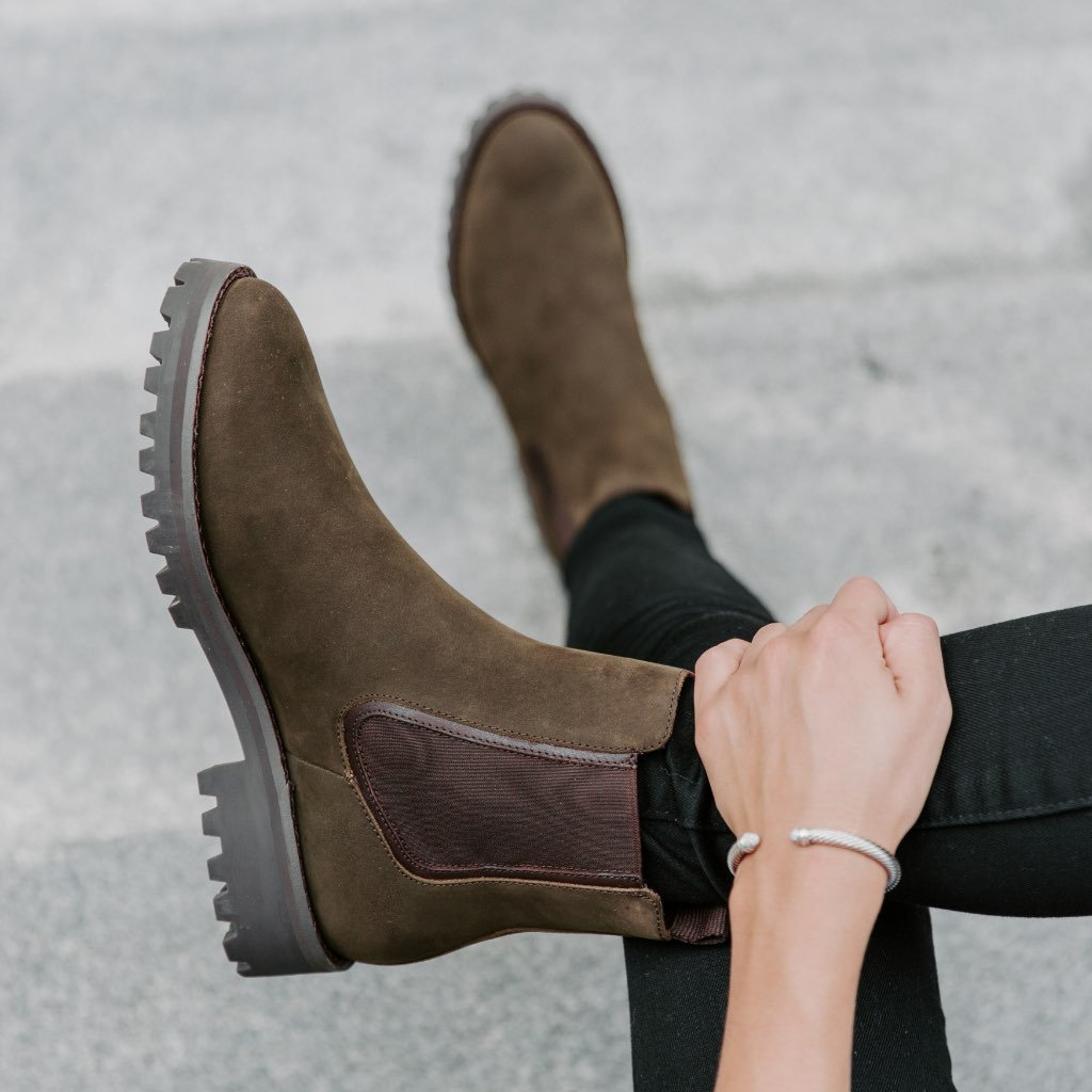 Thursday Legend Nubuck Women's Chelsea Boots Olive | AU208DFM